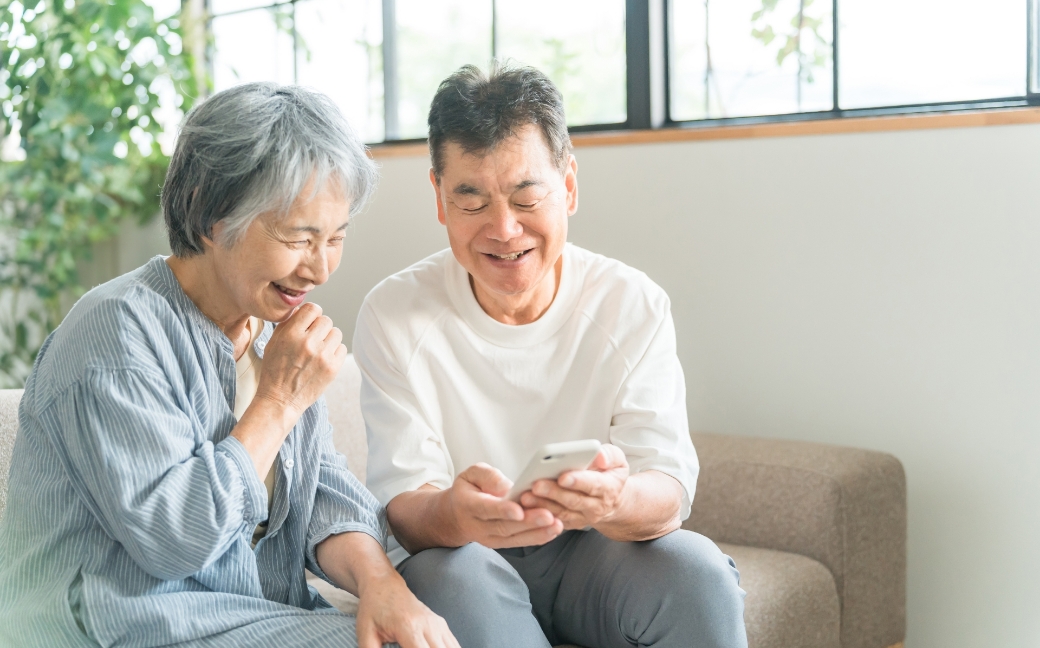 年配の夫婦