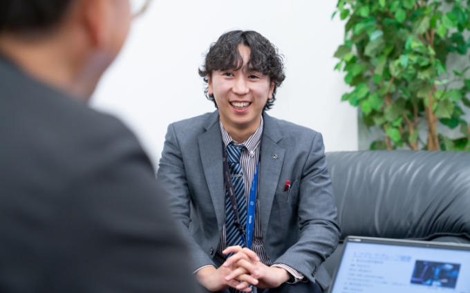 営業を行う営業職員