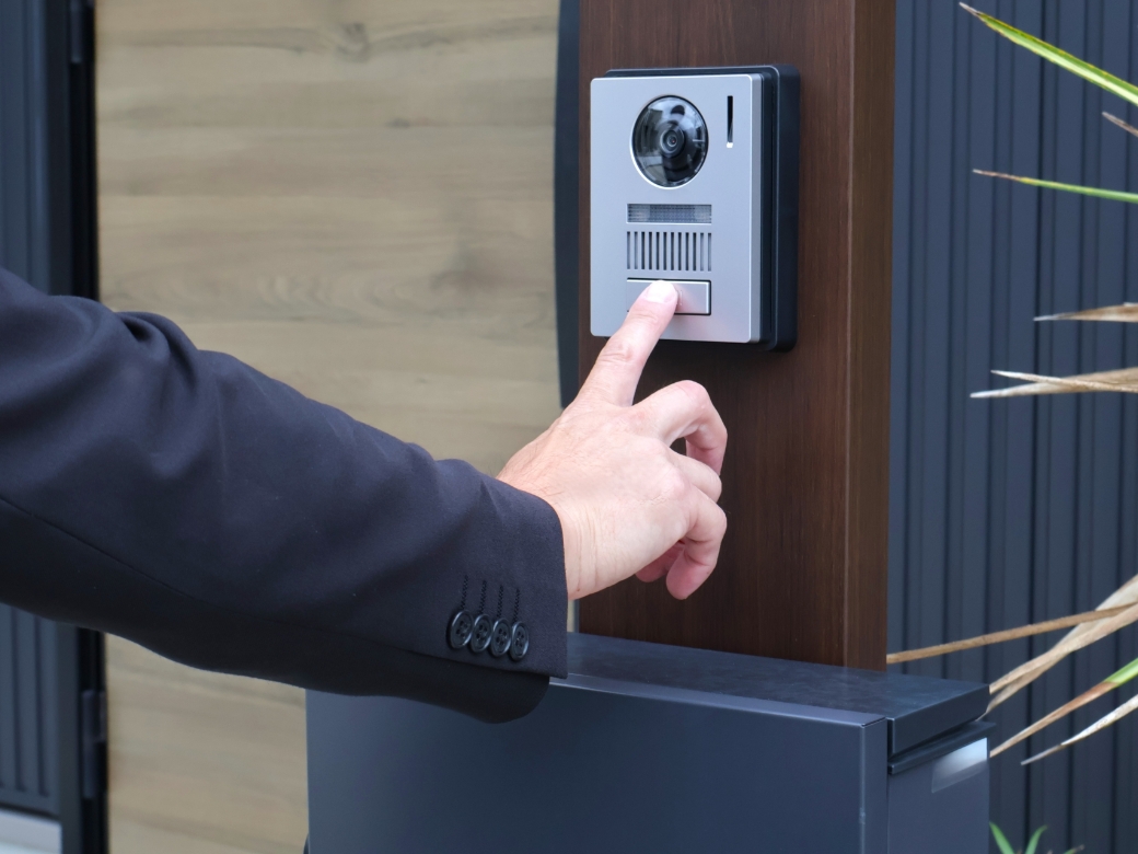 インターホン